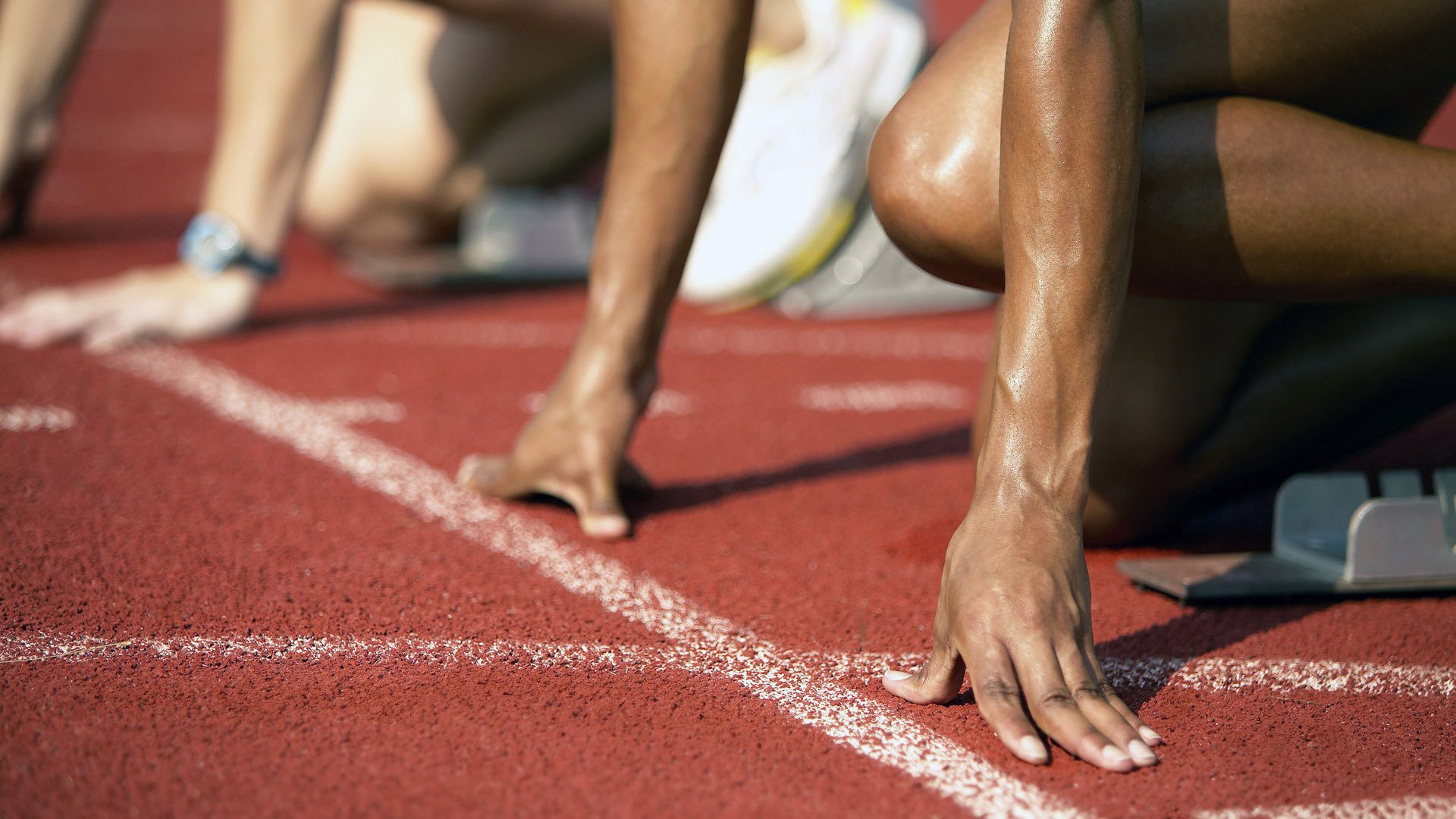 Leyu Sports (乐鱼体育)-球员训练及赛前准备全记录,正式比赛开始前球员必须佩戴的装备有