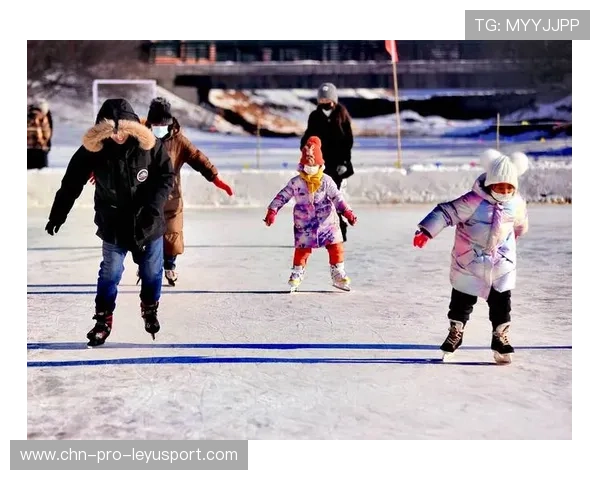 冰球少年边滑边跳霹雳舞